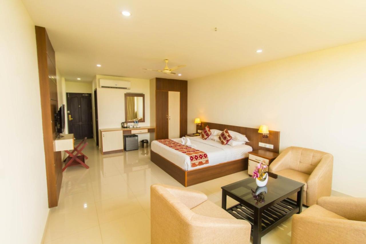 Отель Miracle Residency Kizhake Chalakudi Экстерьер фото