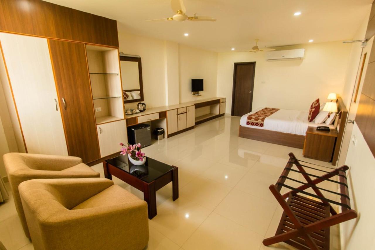 Отель Miracle Residency Kizhake Chalakudi Экстерьер фото
