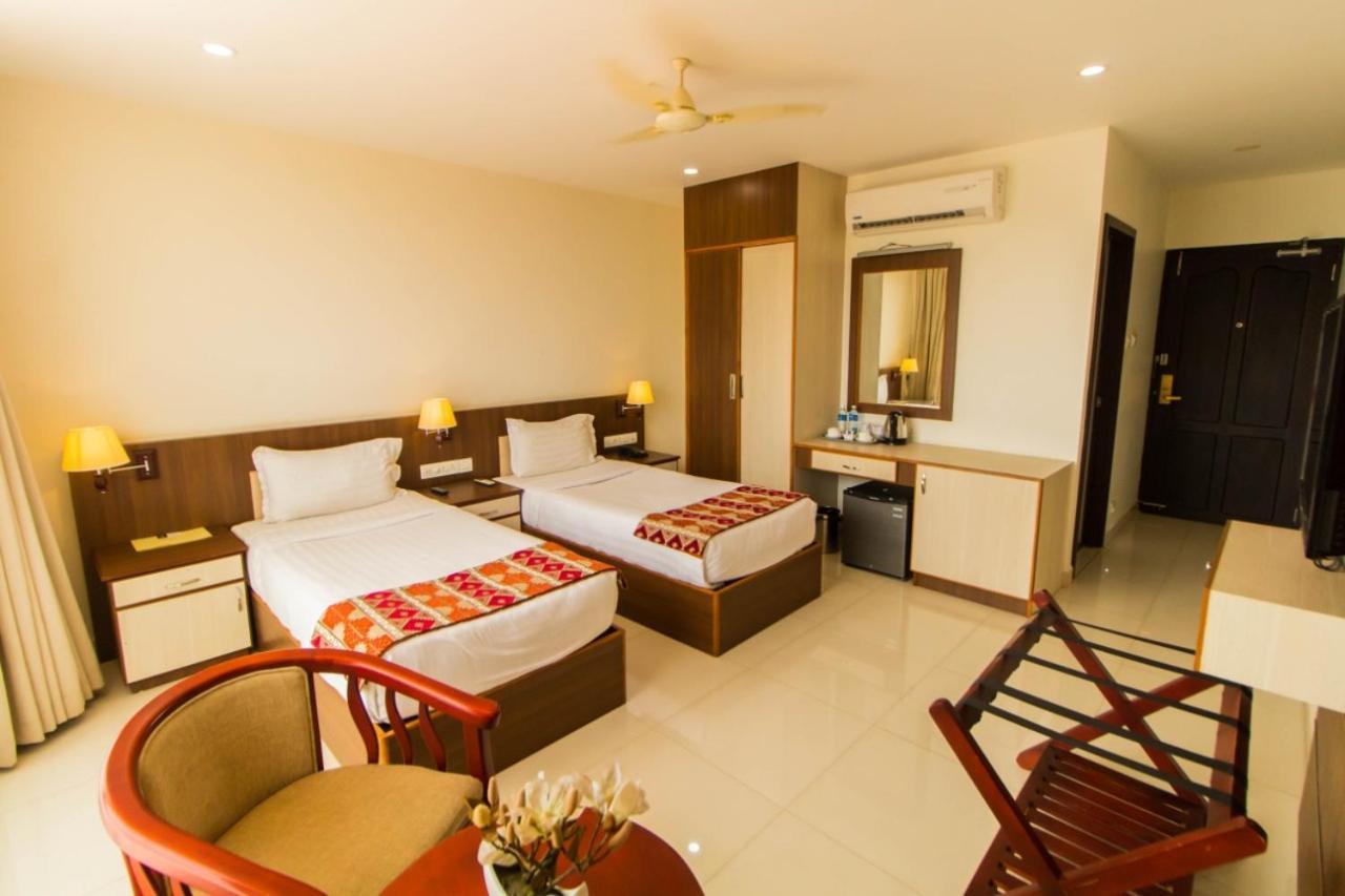 Отель Miracle Residency Kizhake Chalakudi Экстерьер фото