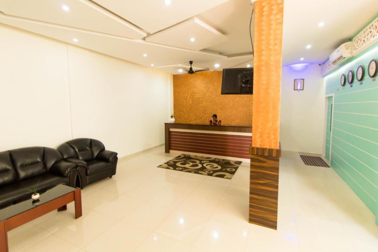 Отель Miracle Residency Kizhake Chalakudi Экстерьер фото