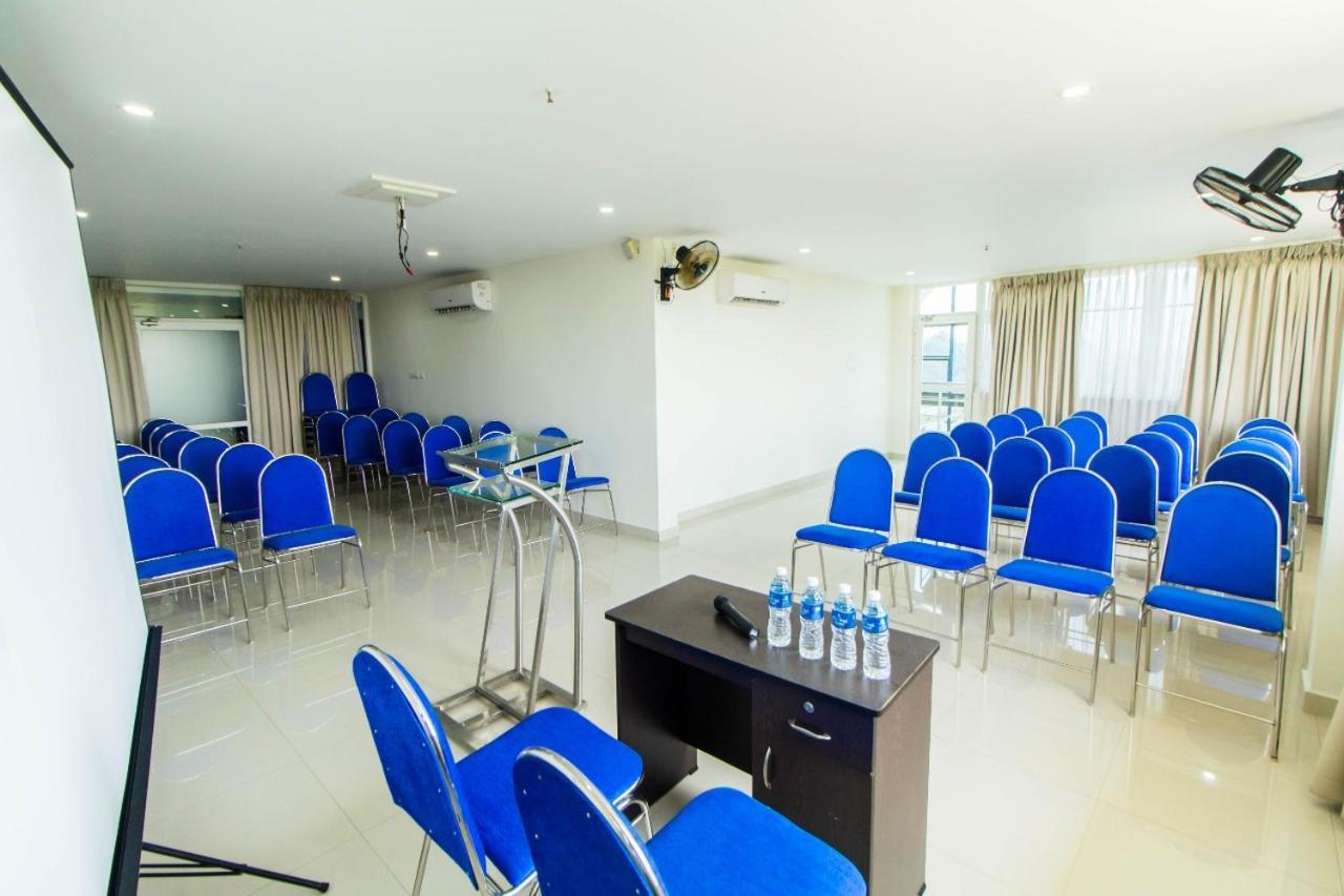 Отель Miracle Residency Kizhake Chalakudi Экстерьер фото