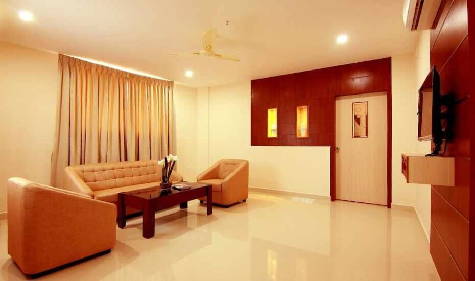 Отель Miracle Residency Kizhake Chalakudi Экстерьер фото